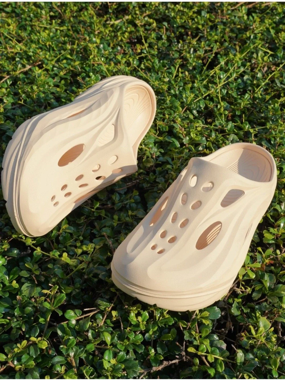 Hoka Ora recovery Men size 11 Slip-On Foam Clog - Beige
